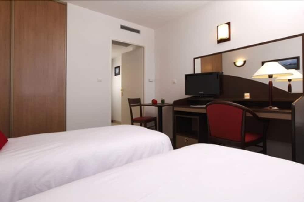 Photo of Bedroom in Idron