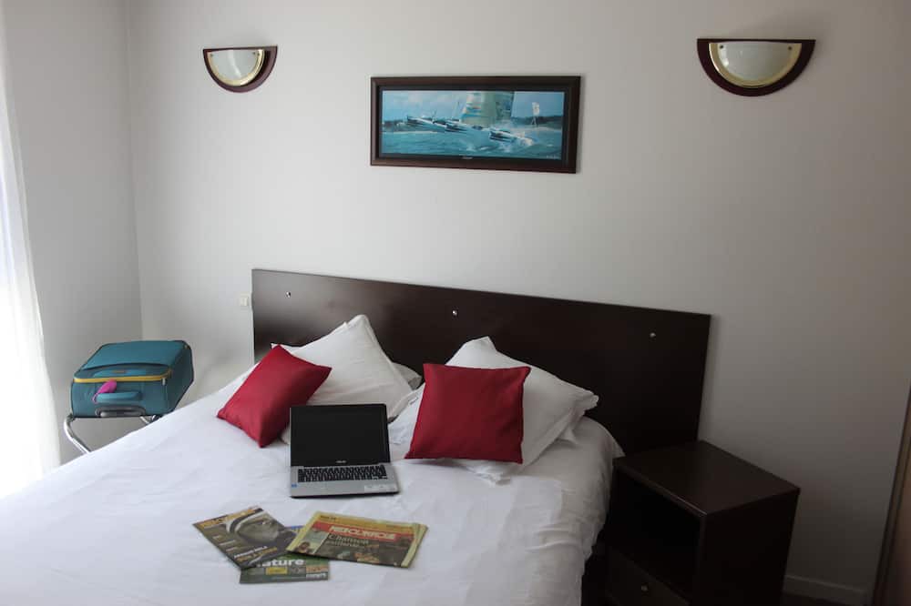 Photo of Bedroom in Idron