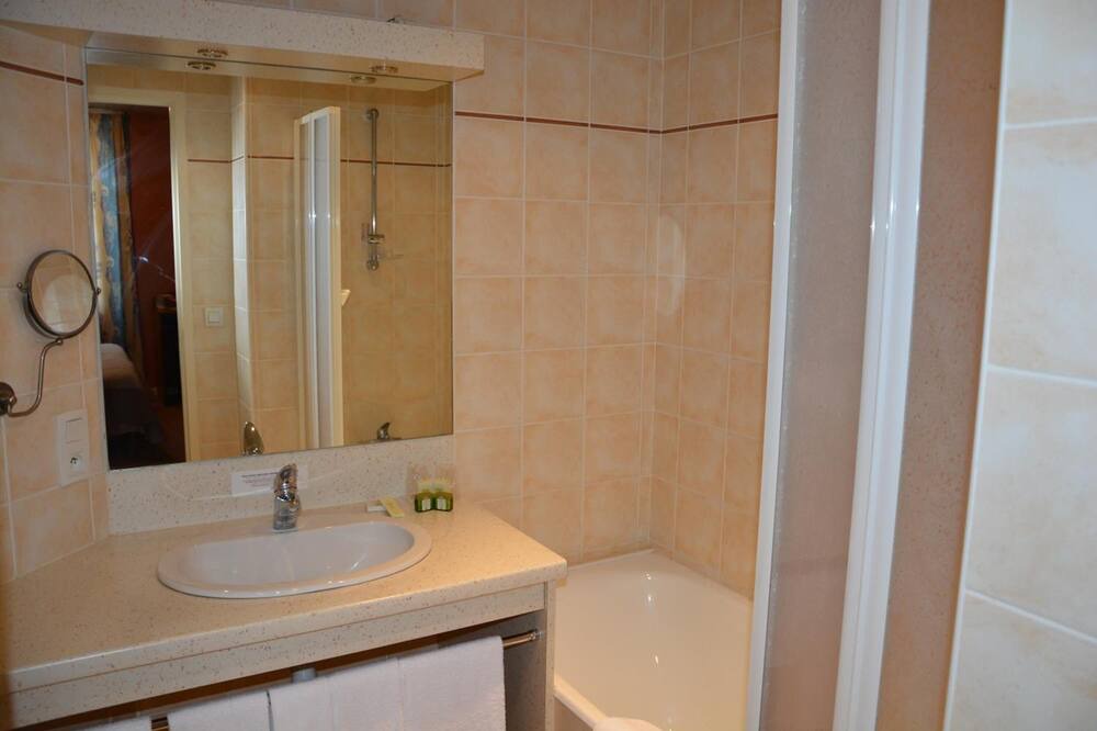 Photo of Bathroom in Sainte-Colombe