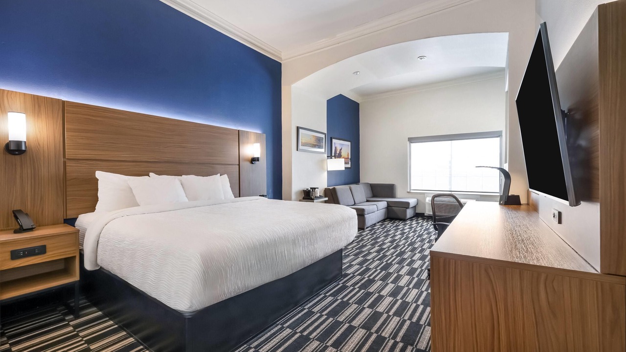 Photo of Bedroom in Alvin