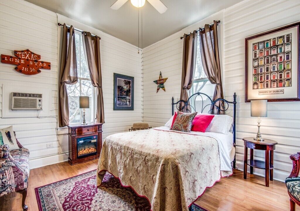 Photo of Bedroom in Midtown