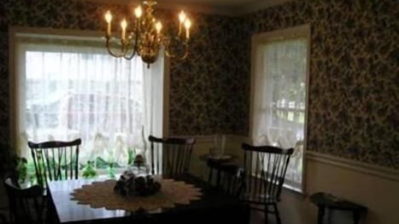 Photo of Livingroom in Elizabethtown