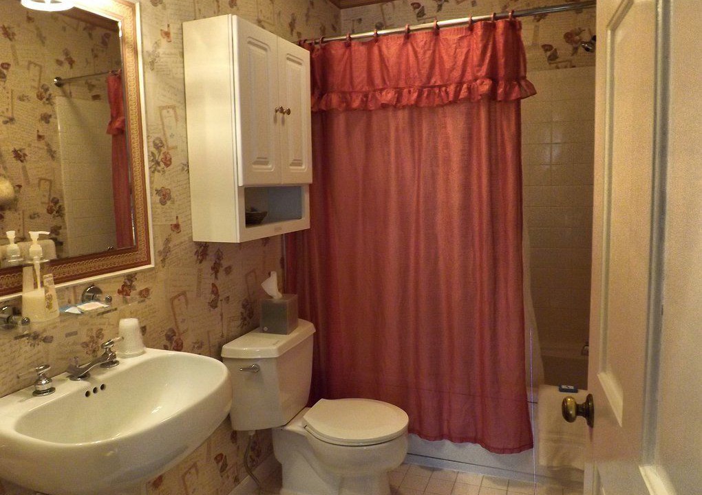 Photo of Bathroom in Elizabethtown