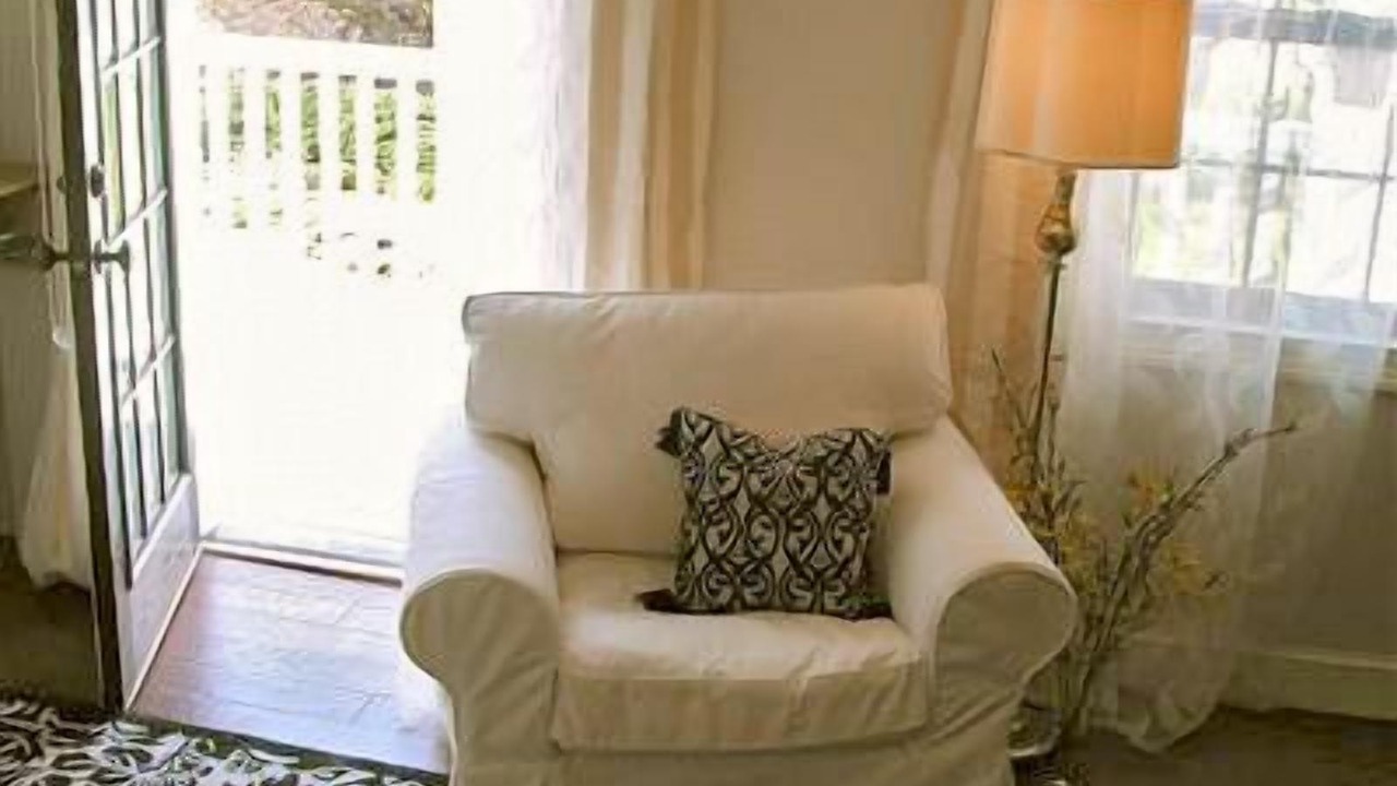 Photo of Livingroom in South Glastonbury