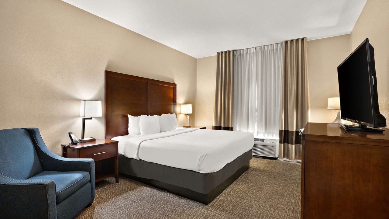 Photo of Bedroom in Kenner - Louis Armstrong International Airport