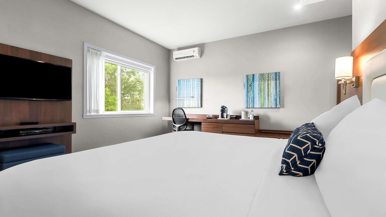 Photo of Bedroom in Mont-Laurier