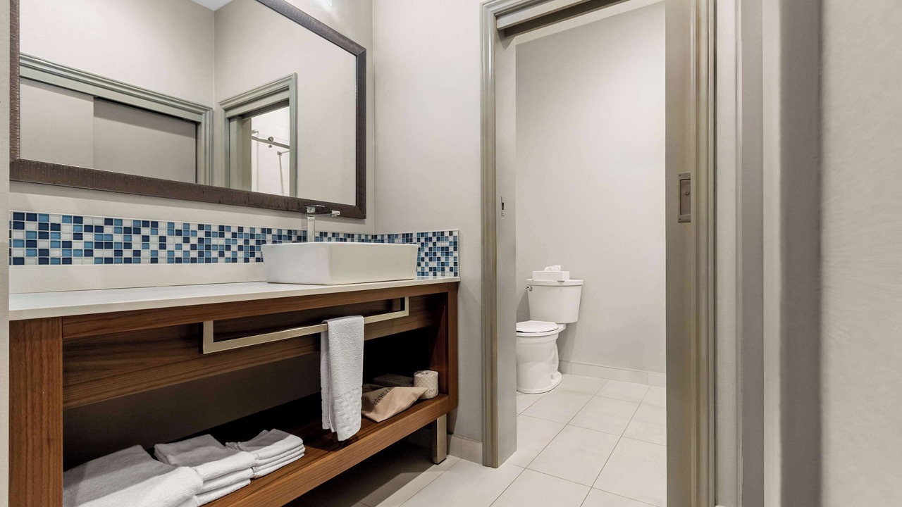 Photo of Bathroom in Mont-Laurier