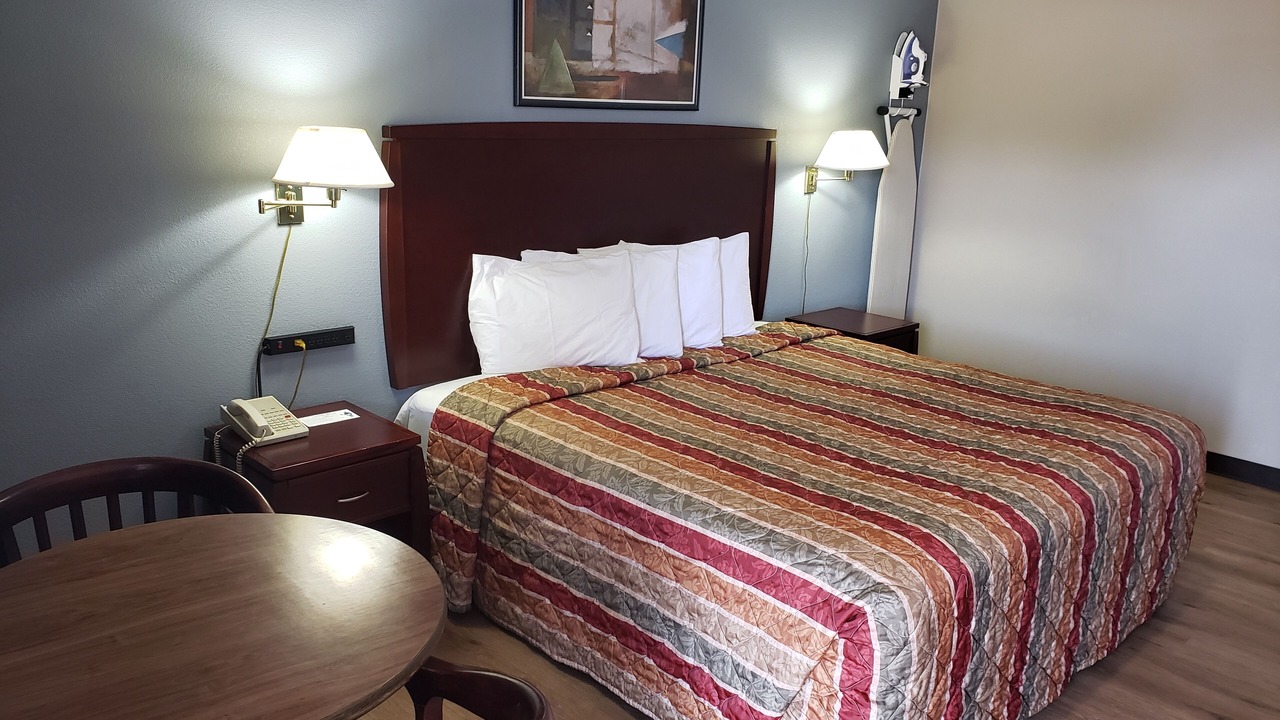 Photo of Bedroom in Crump