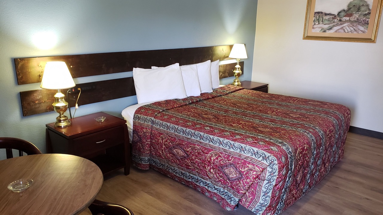 Photo of Bedroom in Crump