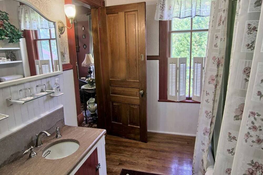 Photo of Bathroom in Bellaire