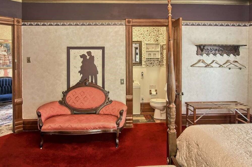 Photo of Bedroom in Bellaire