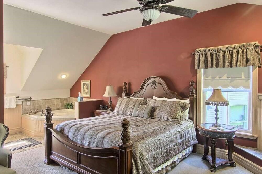 Photo of Bedroom in Bellaire