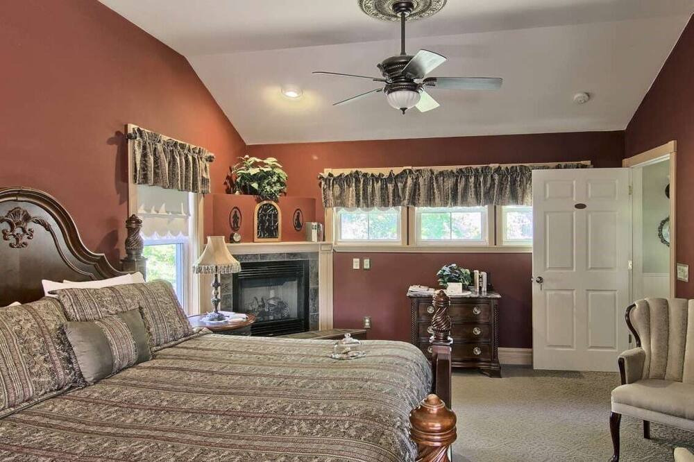Photo of Bedroom in Bellaire
