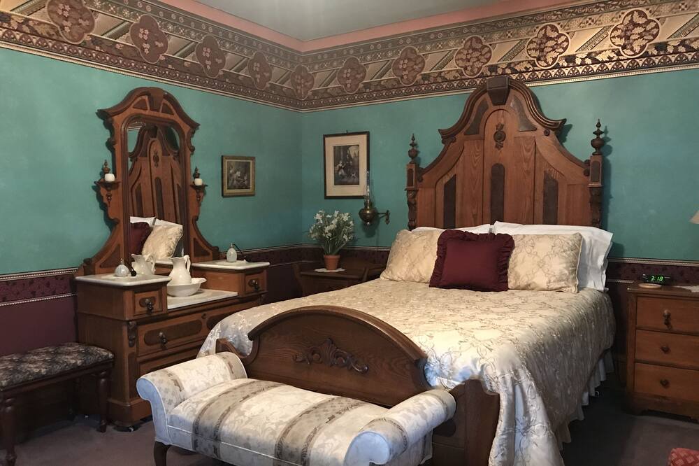 Photo of Bedroom in Bellaire