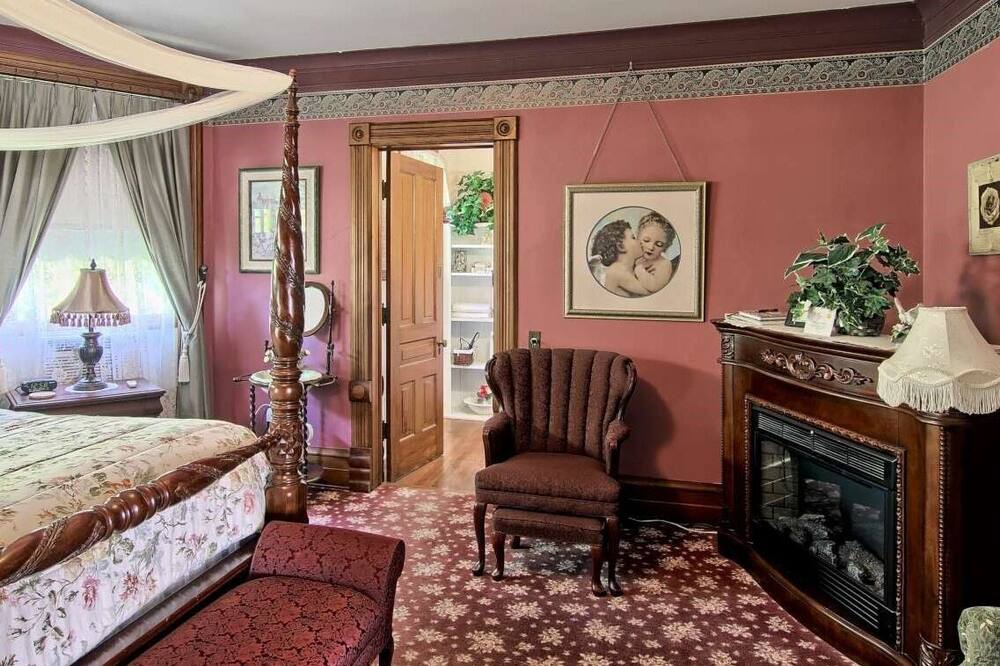 Photo of Bedroom in Bellaire