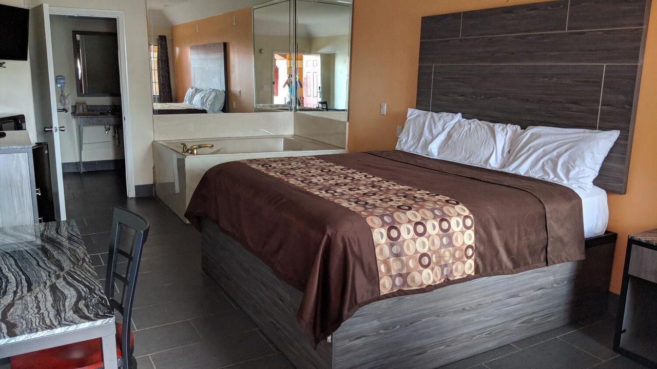 Photo of Bedroom in Galena Park