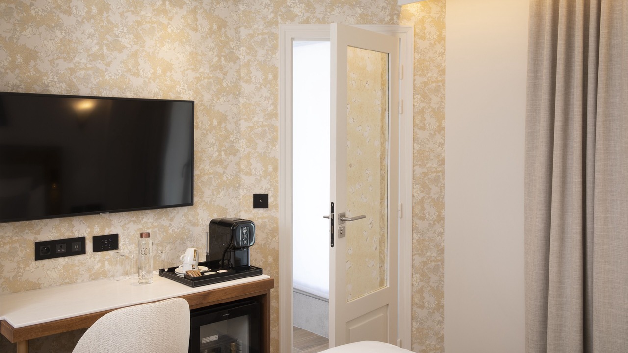 Photo of Bedroom in 8th Arrondissement