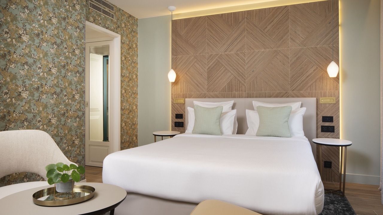 Photo of Bedroom in 8th Arrondissement