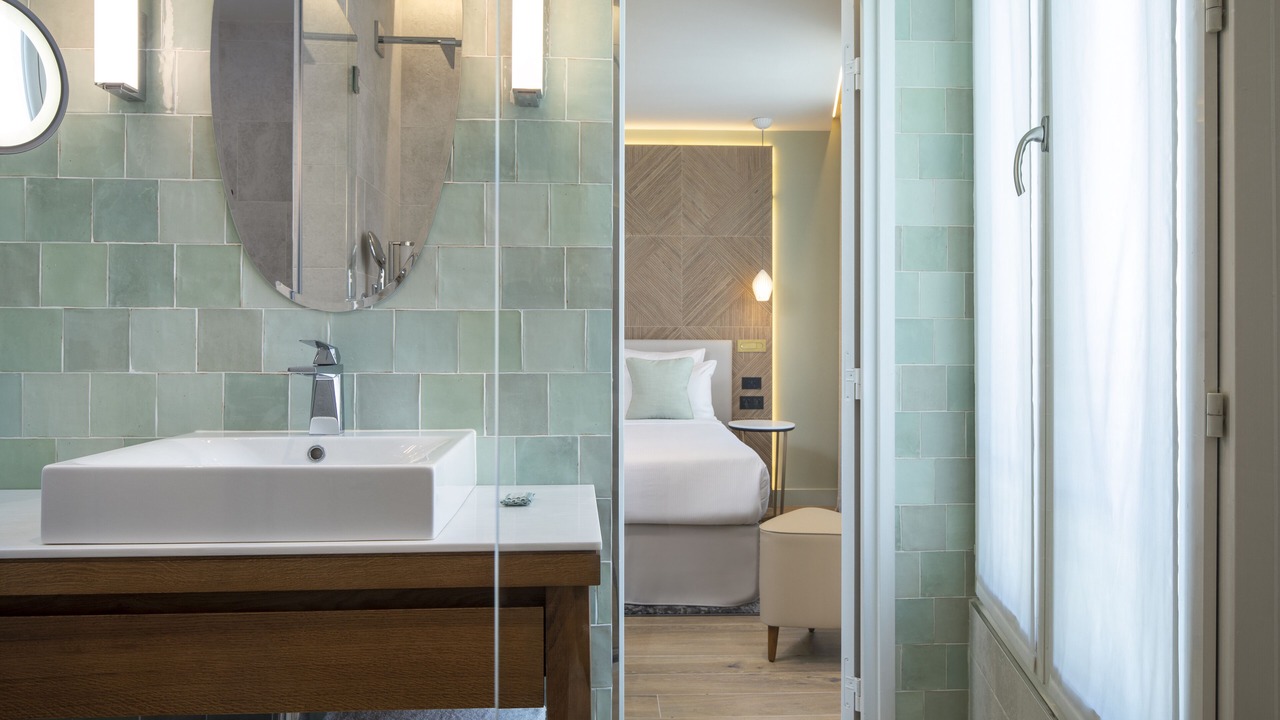 Photo of Bathroom in 8th Arrondissement