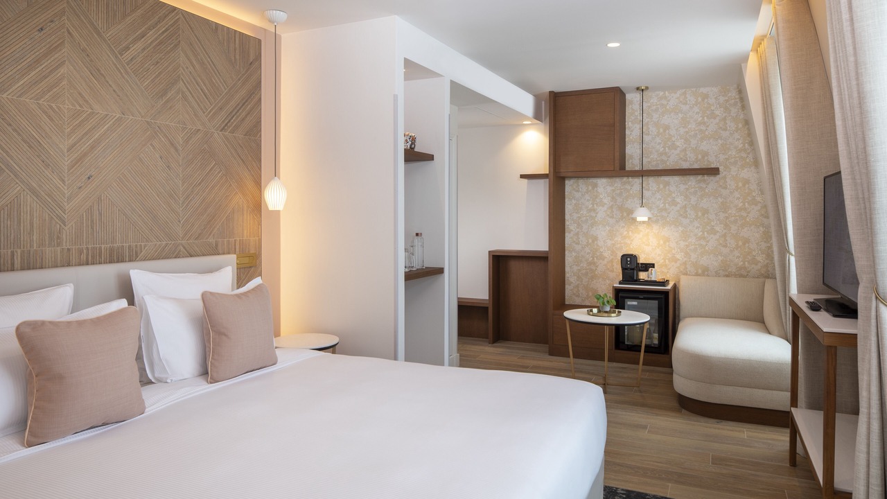 Photo of Bedroom in 8th Arrondissement