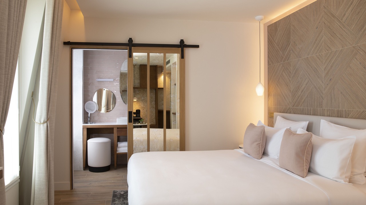 Photo of Bedroom in 8th Arrondissement