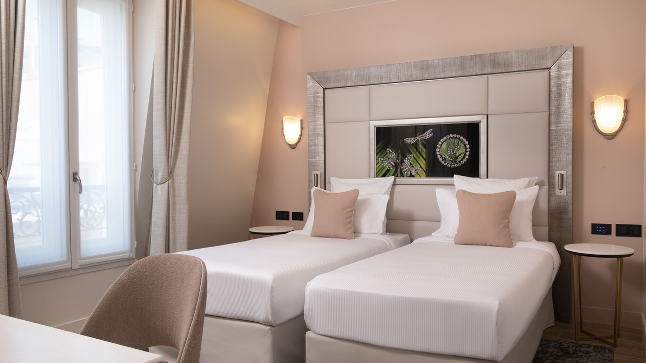 Photo of Bedroom in 8th Arrondissement