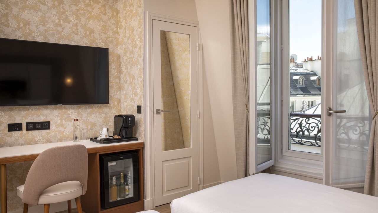 Photo of Bedroom in 8th Arrondissement