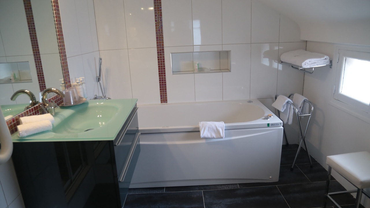 Photo of Bathroom in Barbizon