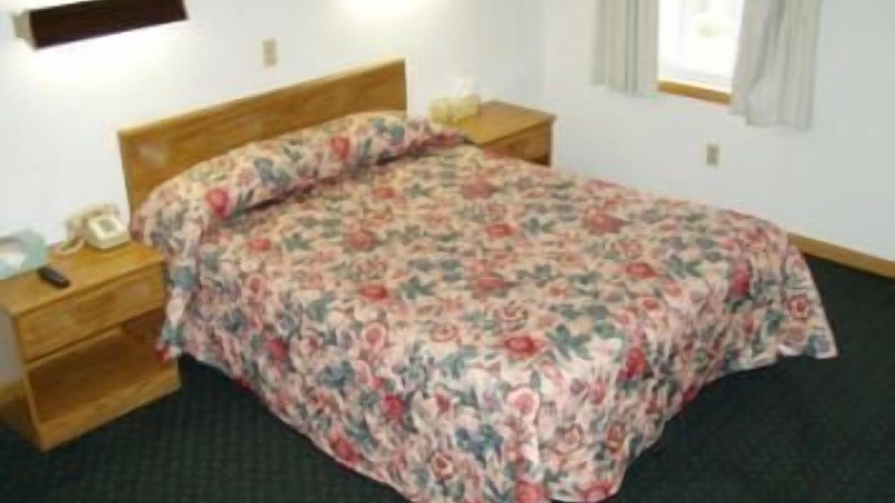 Photo of Bedroom in Lee