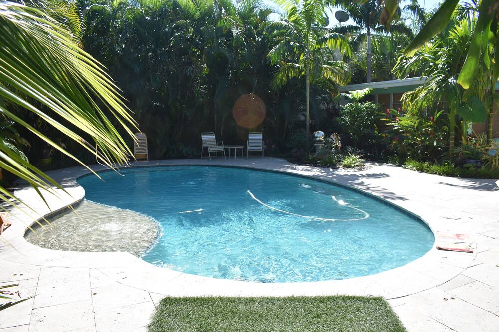 Photo of Outdoor in Lake Worth Corridor