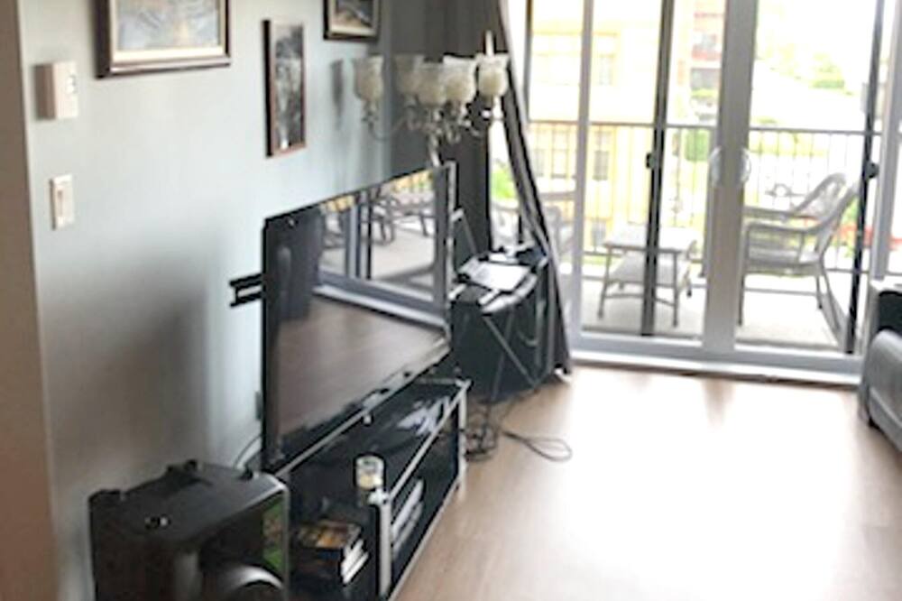 Photo of Livingroom in Brossard