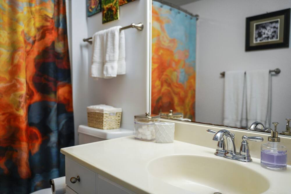 Photo of Bathroom in Avondale