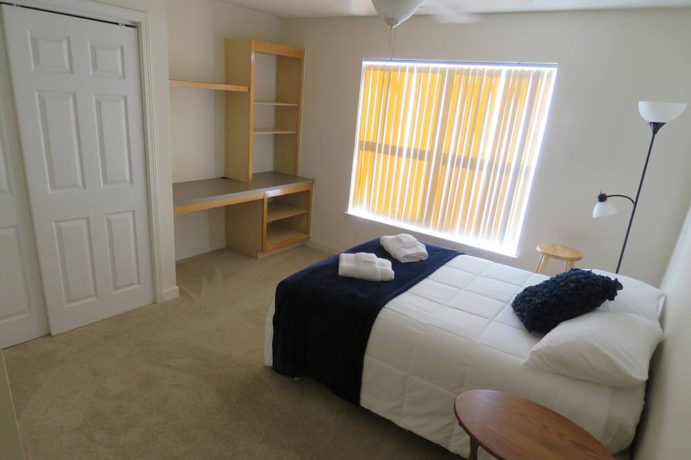 Photo of Bedroom in Keowee