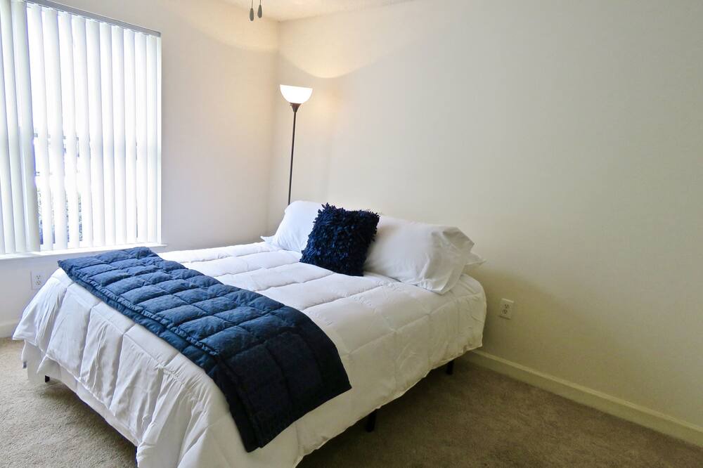 Photo of Bedroom in Keowee