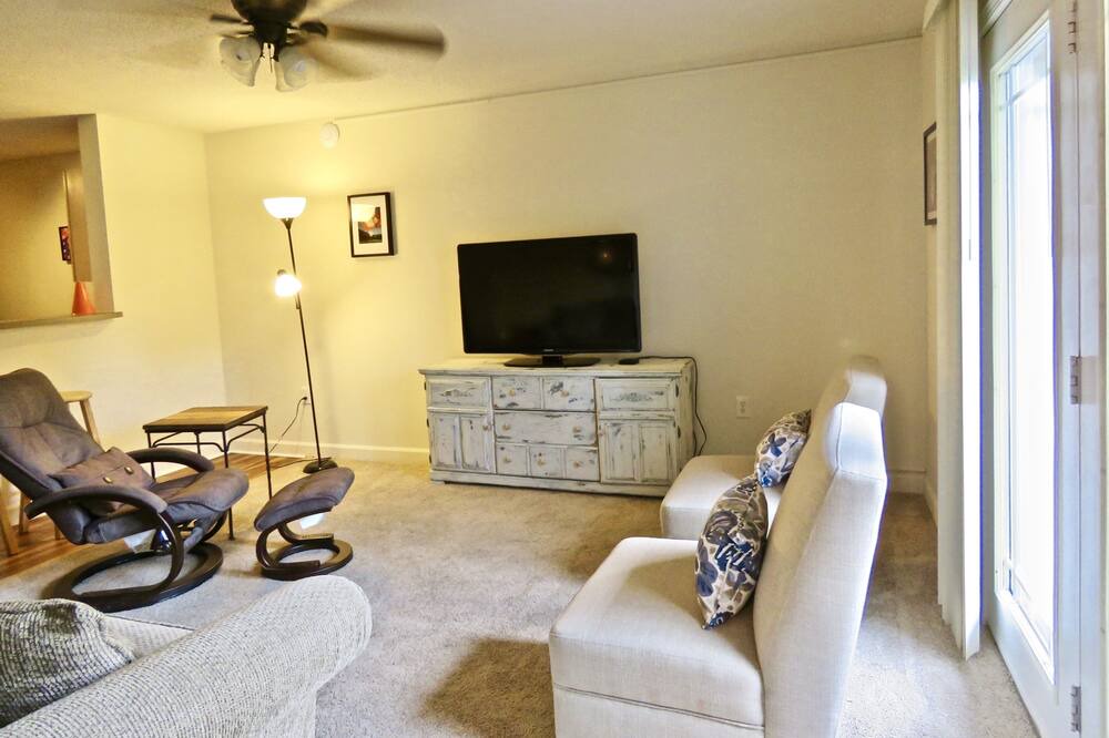 Photo of Livingroom in Keowee