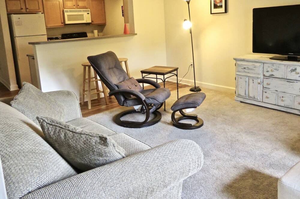 Photo of Livingroom in Keowee