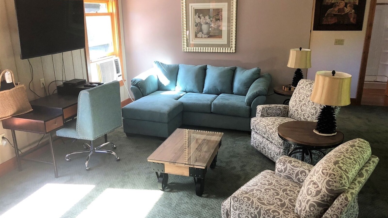 Photo of Livingroom in Lawrenceville