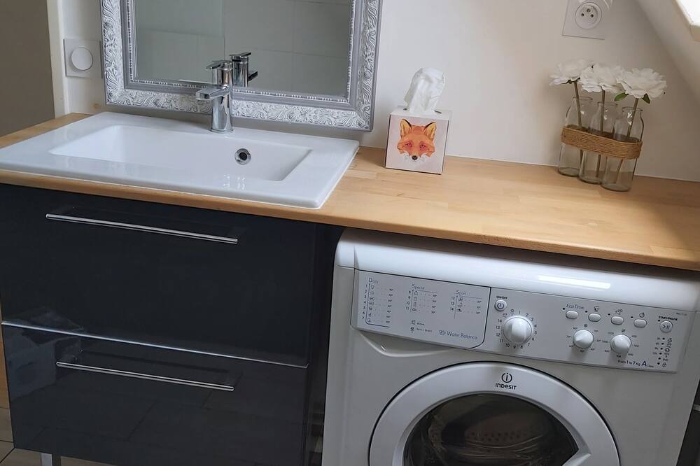 Photo of Bathroom in Courseulles-sur-Mer