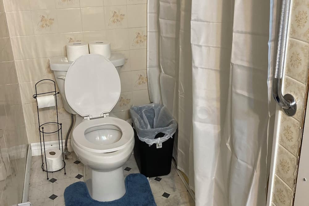 Photo of Bathroom in Lagoon City