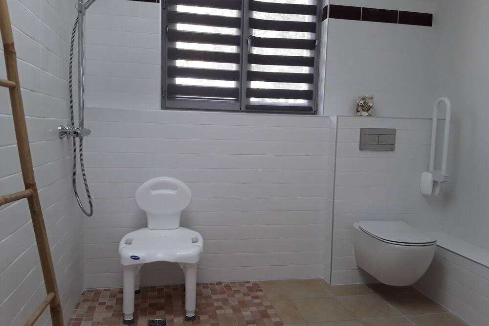 Photo of Bathroom in Saint-Denis