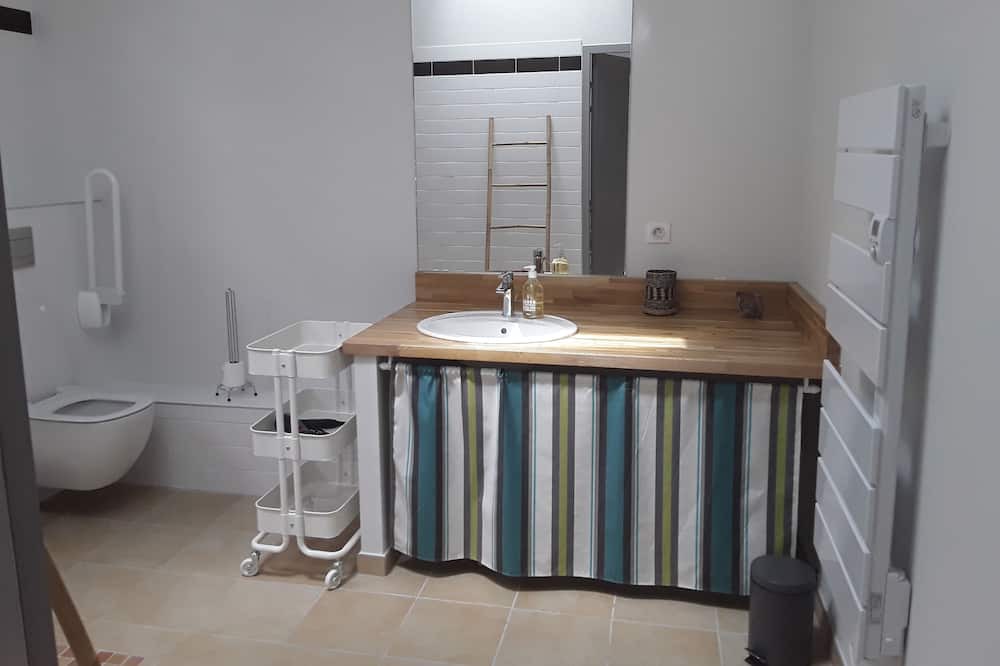 Photo of Bathroom in Saint-Denis