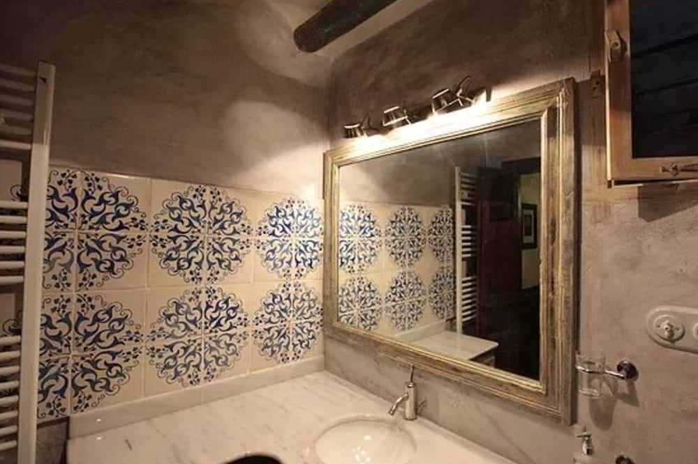 Photo of Bathroom in Ponts