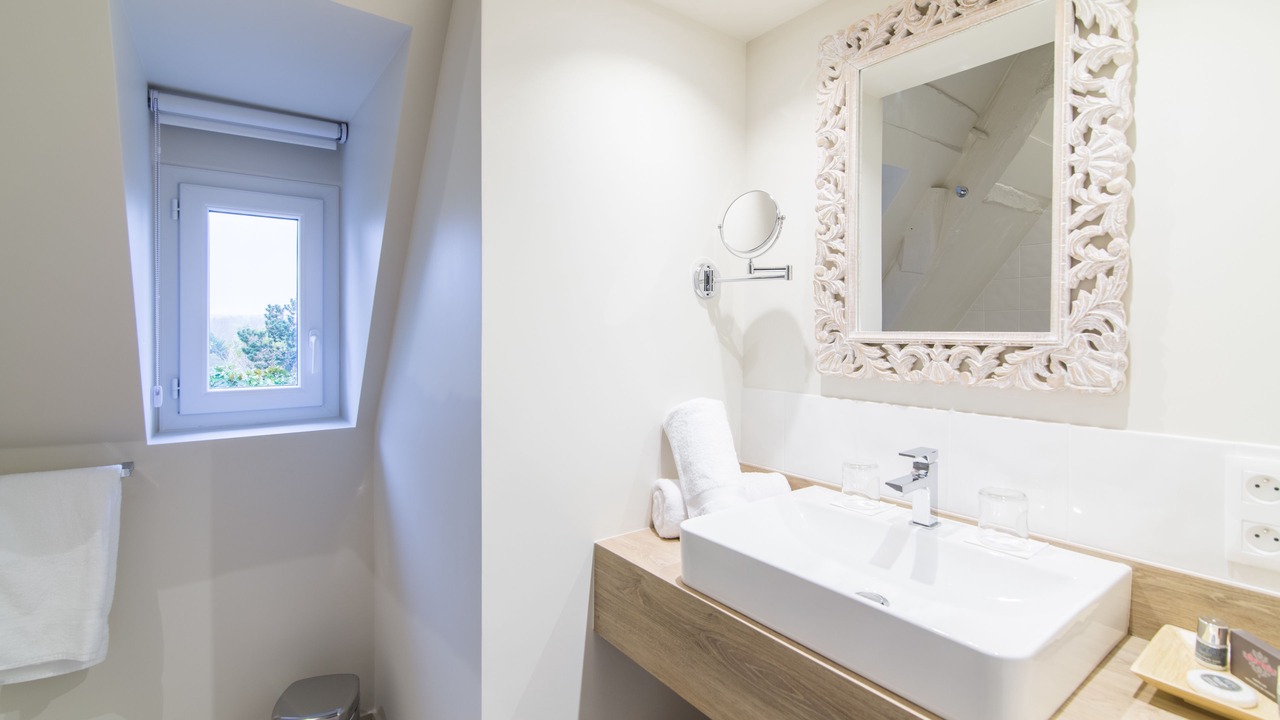 Photo of Bathroom in Benouville