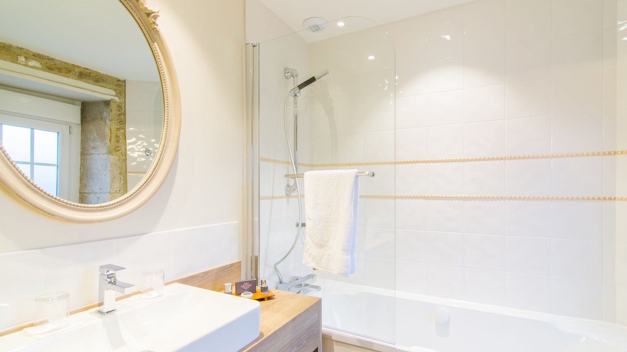 Photo of Bathroom in Benouville