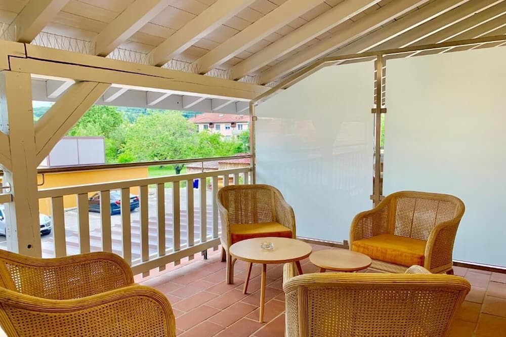 Photo of Patio Balcony in Romanel-sur-Lausanne