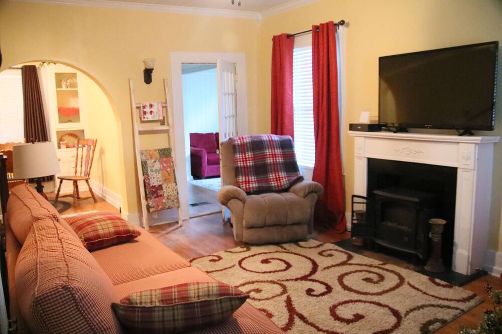 Photo of Livingroom in Downtown Historic