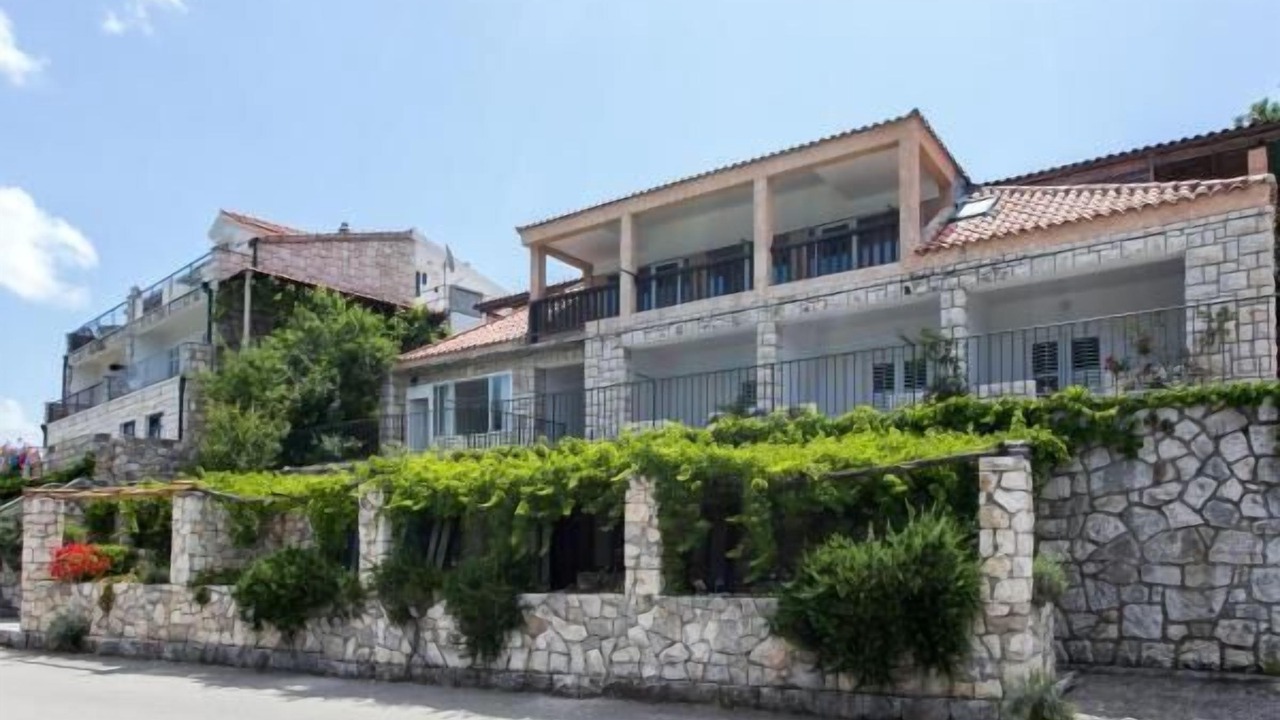 Photo of Outdoor in Polace