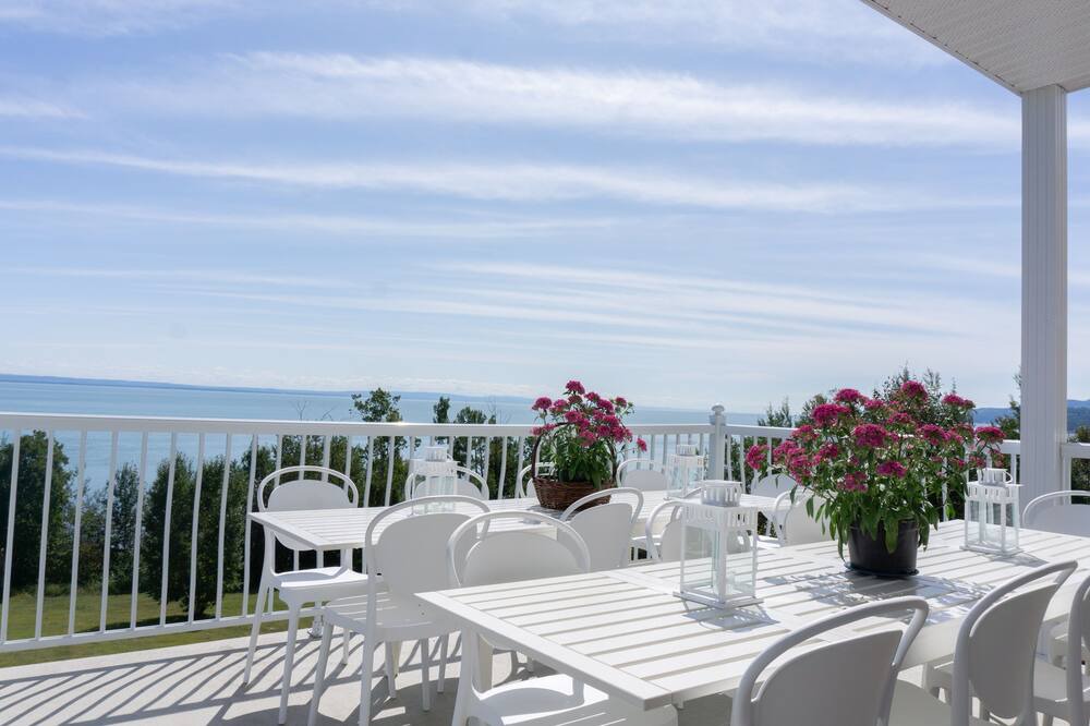 Photo of Patio Balcony in La Malbaie