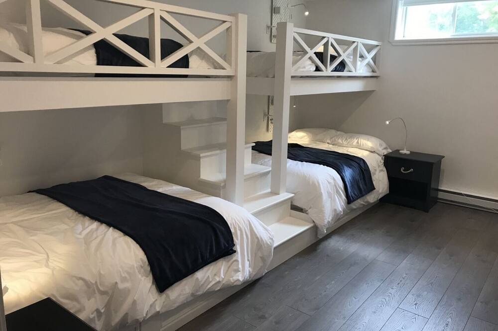 Photo of Bedroom in La Malbaie