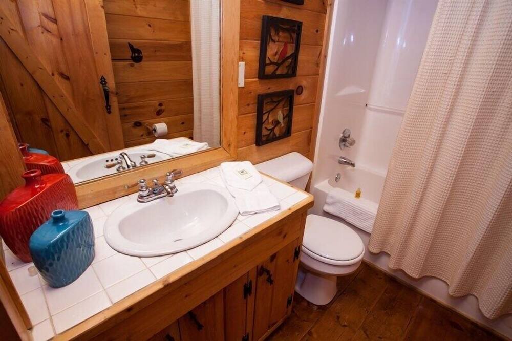 Photo of Bathroom in Chatsworth